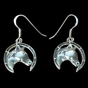 925 Sterling Silver Horse head / Shoe dangling earrings.